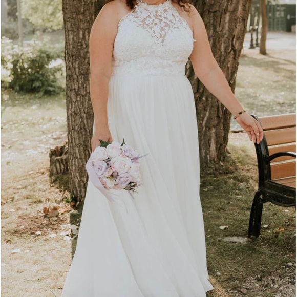 David’s Bridal beautiful wedding dress size 20W - Picture 1 of 6